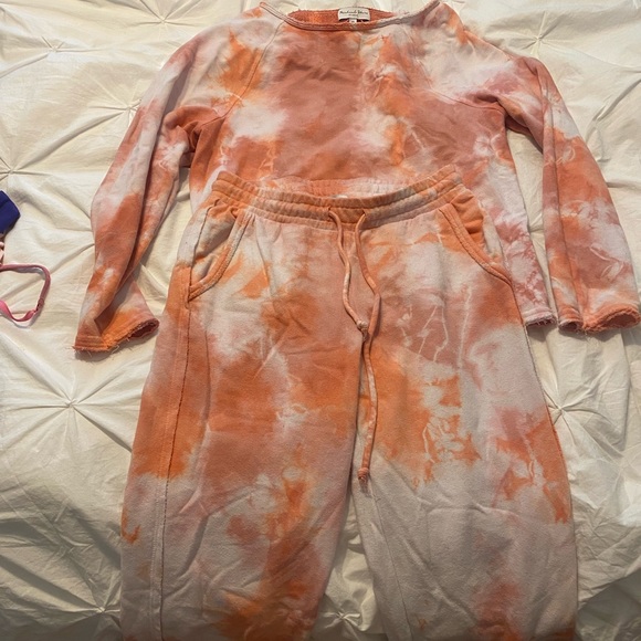 Matching Michael stars lounge set. Super comfy and super cute. - Picture 2 of 6